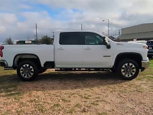 New 2026 Chevrolet Silverado 2500 LT w/ Texas Edition image 9