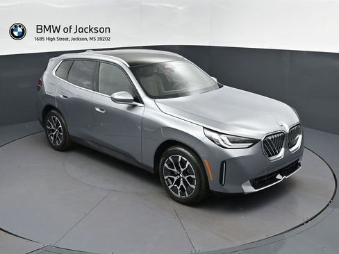 New 2026 BMW X3 xDrive30i w/ Premium Package AWD/4WD image 1