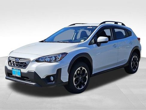 Used 2021 Subaru Crosstrek 2.0i Premium image 3
