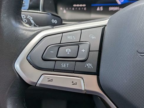 Used 2025 Volkswagen Jetta SE FWD image 25