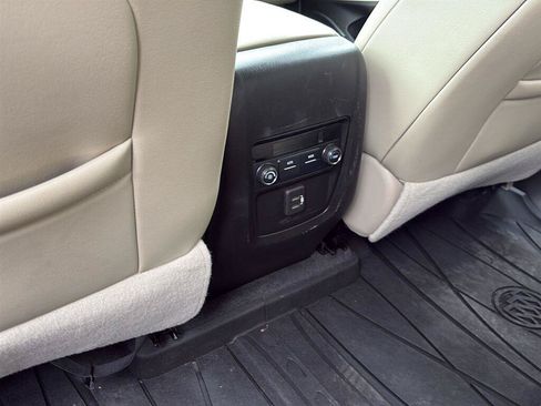 Used 2021 Buick Enclave Essence AWD/4WD image 20