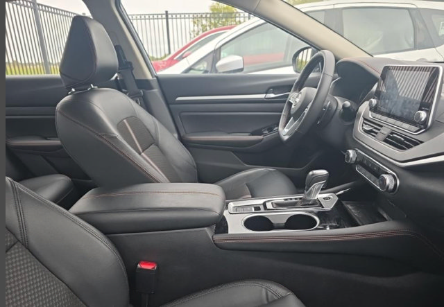 Certified 2025 Nissan Altima 2.5 SR AWD/4WD image 5