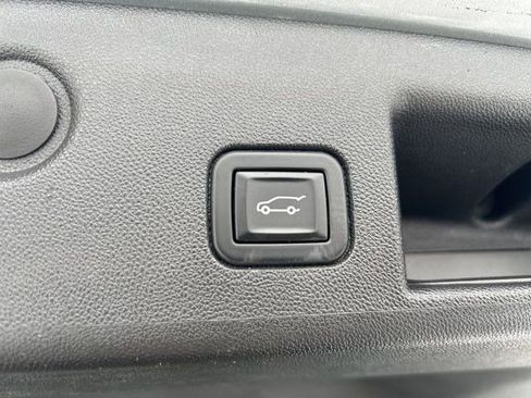 Used 2023 Chevrolet Equinox LT w/ Driver Convenience Package image 36