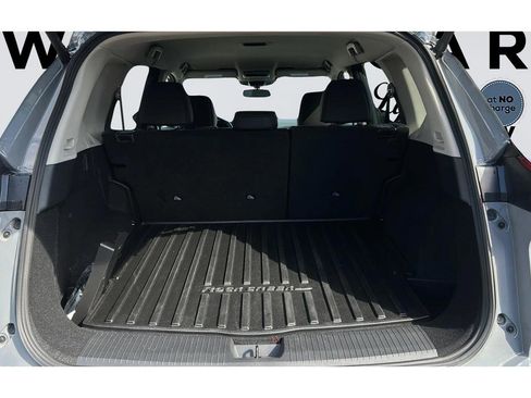 Used 2025 Nissan Rogue SV AWD/4WD image 11