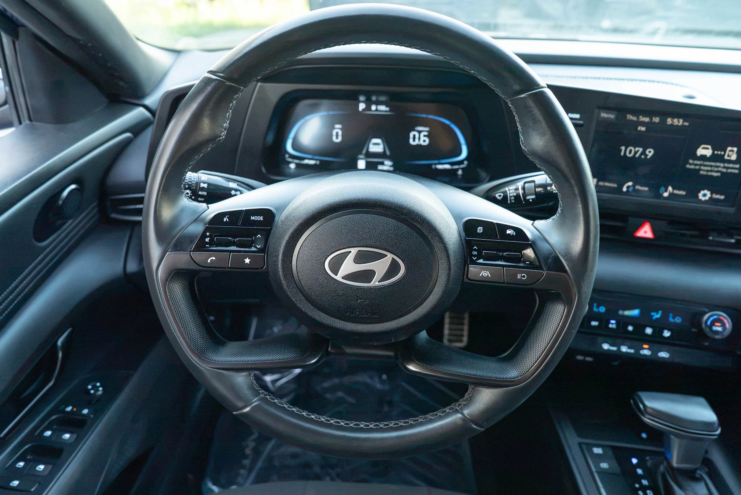 Used 2025 Hyundai Elantra Sport w/ Cargo Package FWD image 12