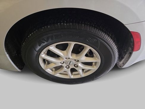 Used 2024 Chrysler Pacifica Touring-L image 32