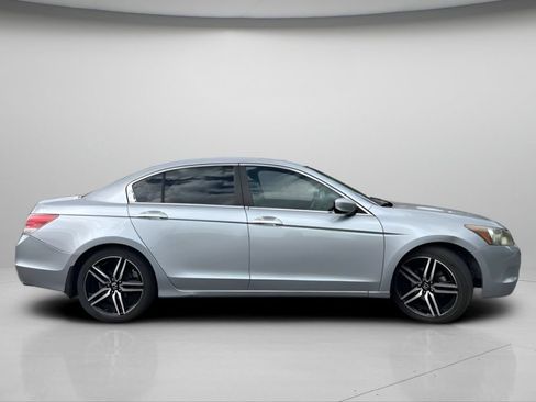 Used 2010 Honda Accord EX image 4