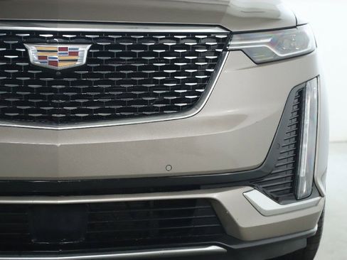 Used 2023 Cadillac XT6 Premium Luxury w/ Technology Package AWD/4WD image 7
