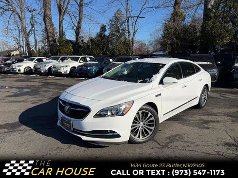 Used 2017 Buick LaCrosse Premium image 1