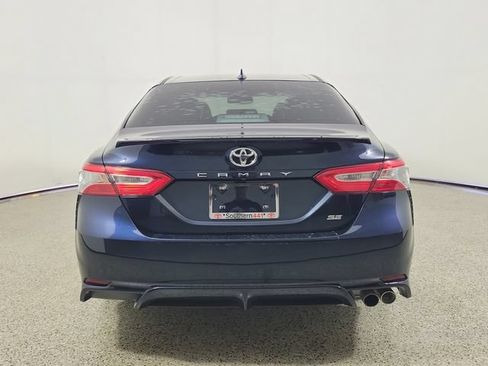 Used 2020 Toyota Camry SE w/ Convenience Package FWD image 6