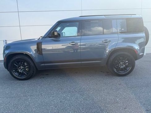 Used 2023 Land Rover Defender 110 SE AWD/4WD image 2