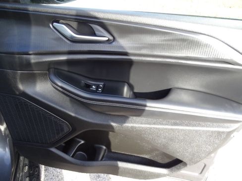 Used 2023 Jeep Grand Cherokee Laredo image 41