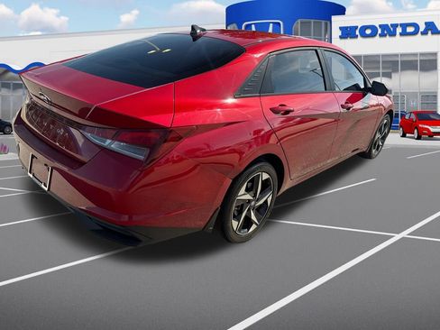 Used 2023 Hyundai Elantra SEL w/ Convenience Package FWD image 9