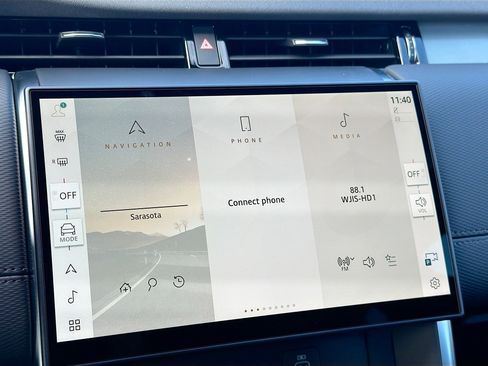 New 2026 Land Rover Discovery Sport Landmark image 31