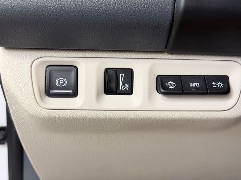 Used 2022 GMC Acadia Denali w/ Denali Ultimate Package FWD image 51