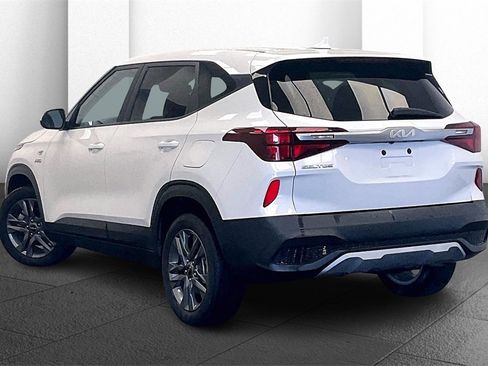 Used 2023 Kia Seltos LX image 8