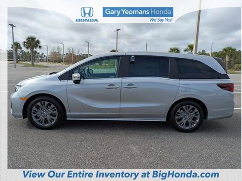 New 2026 Honda Odyssey Touring image 9