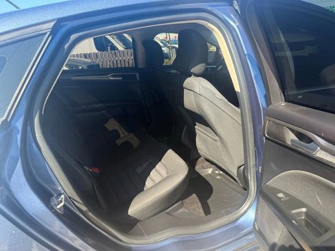 Used 2018 Ford Fusion SE w/ Fusion SE Technology Package image 29