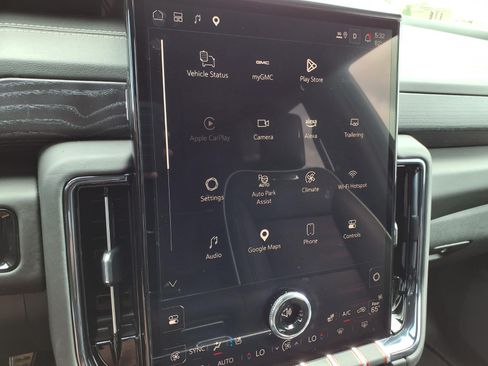 Used 2025 GMC Yukon AT4 Ultimate AWD/4WD image 4