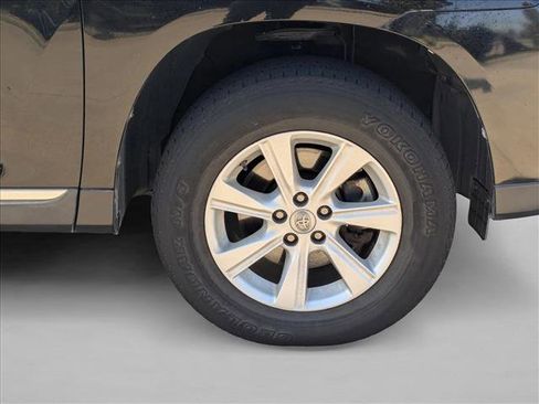 Used 2013 Toyota Highlander SE image 23