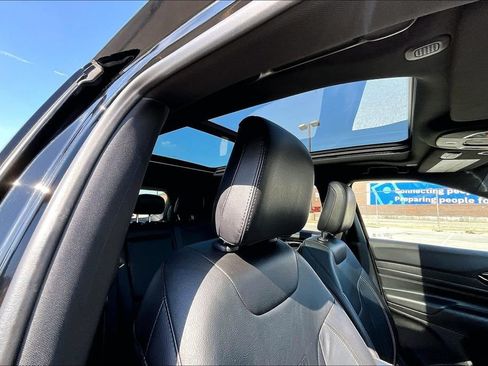 Used 2022 Jeep Compass High Altitude AWD/4WD image 21