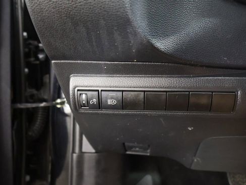 Used 2025 Toyota Corolla SE FWD image 35