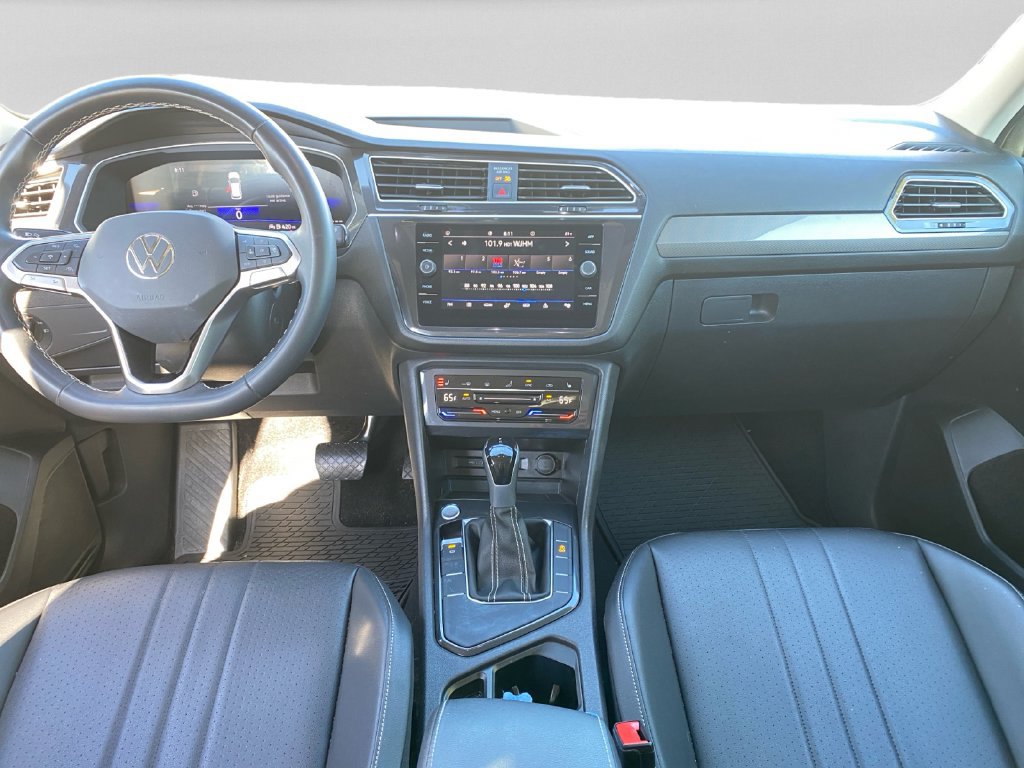 Used 2023 Volkswagen Tiguan SE FWD image 14