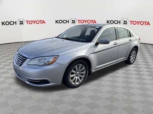 Used 2012 Chrysler 200 Touring image 3