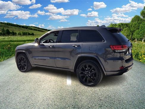 Certified 2018 Jeep Grand Cherokee Altitude image 4