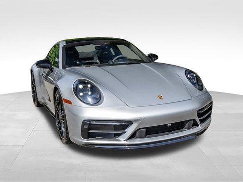 Used 2024 Porsche 911 Carrera GTS RWD image 2