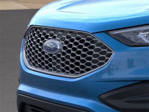 New 2024 Ford Edge SE image 17