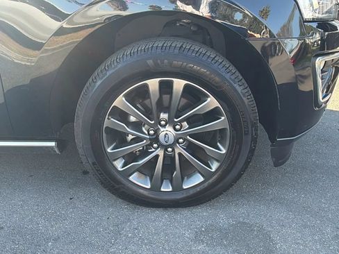 Used 2019 Ford Expedition Max Limited RWD image 14