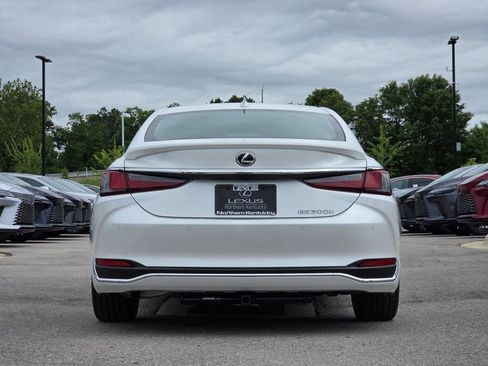 Used 2024 Lexus ES 300h w/ Premium Package FWD image 35