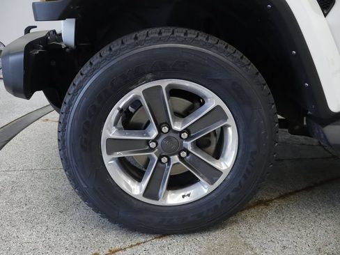 Used 2021 Jeep Wrangler Unlimited Sahara AWD/4WD image 11