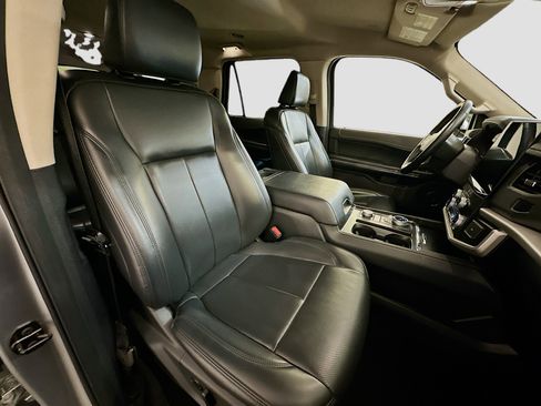 Used 2024 Ford Expedition Max XLT image 34