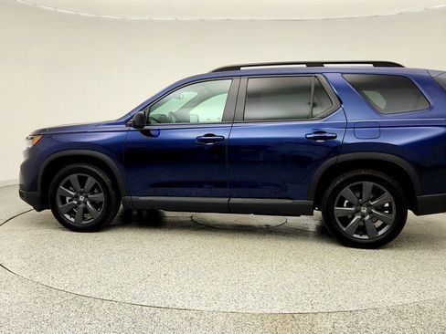 Used 2025 Honda Pilot Sport image 8