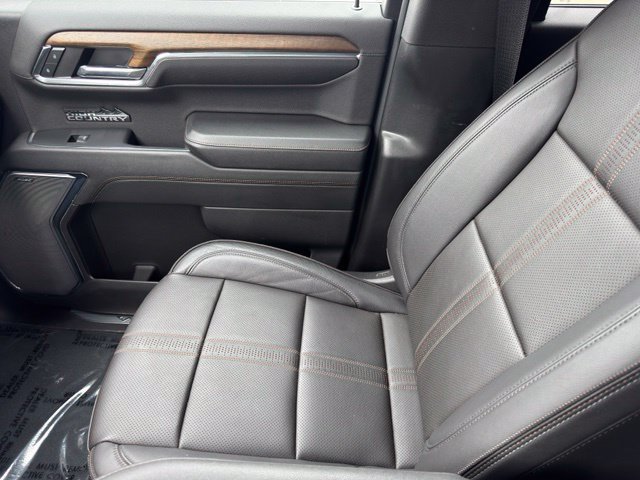Used 2024 Chevrolet Silverado 1500 High Country w/ Technology Package AWD/4WD image 23