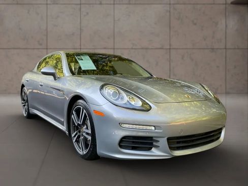 Used 2016 Porsche Panamera S image 7