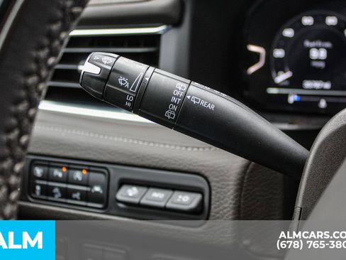 Used 2024 GMC Yukon Denali image 32