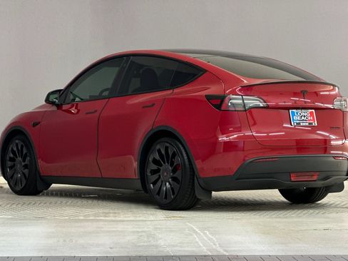 Used 2023 Tesla Model Y Performance AWD/4WD image 3