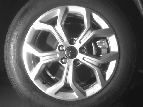 Used 2025 Jeep Compass Latitude image 13