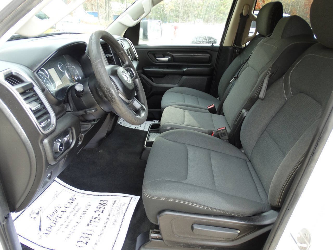 Used 2019 RAM 1500 4x4 Crew Cab Tradesman w/ SXT Appearance Group image 11