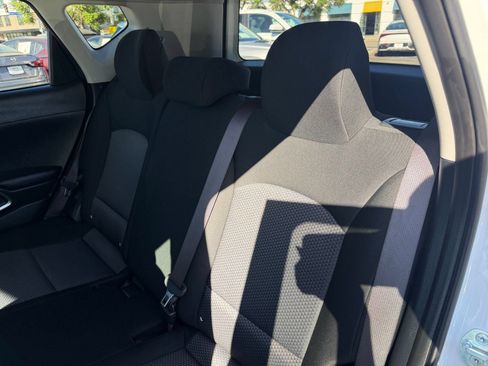 Used 2025 Kia Soul LX w/ LX Technology Package FWD image 36