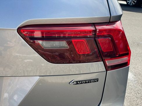 Certified 2022 Volkswagen Tiguan SE R-Line image 27