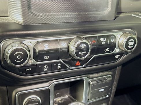 Used 2023 Jeep Wrangler Sport image 13