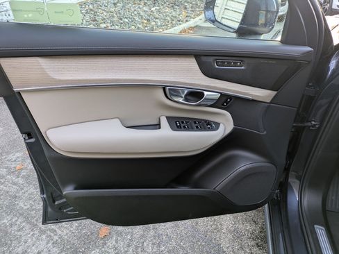 New 2026 Volvo XC90 B6 Plus w/ Protection Package Premier image 11