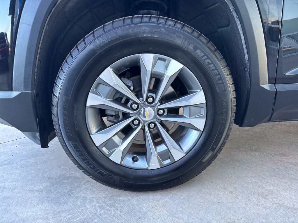 Used 2026 Chevrolet Equinox LT AWD/4WD image 23