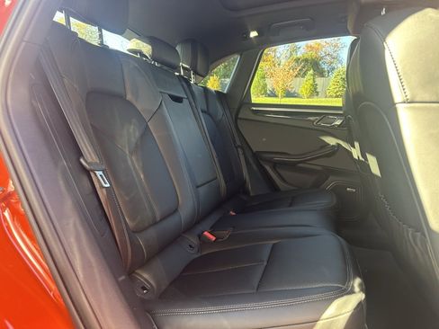 Certified 2025 Porsche Macan image 19