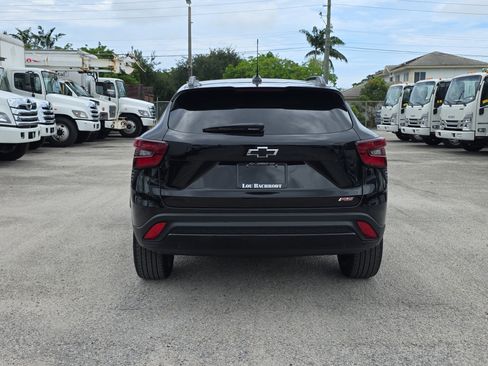 Used 2025 Chevrolet Trax RS w/ Sunroof Package FWD image 6
