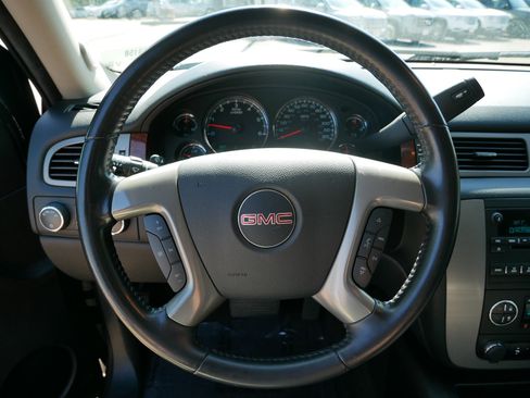 Used 2014 GMC Yukon XL SLT image 25